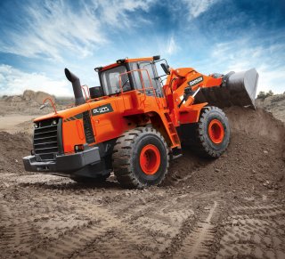 DLA WHEEL LOADERSThe DLA series, which is based on the Mega series, has several improved design features for enhanced performance