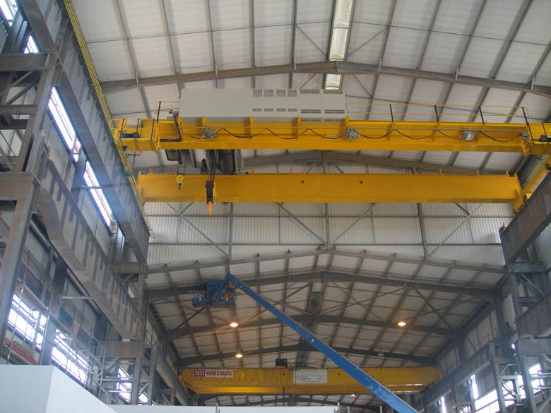 Heavy-lifting crane company secures lucrative contract