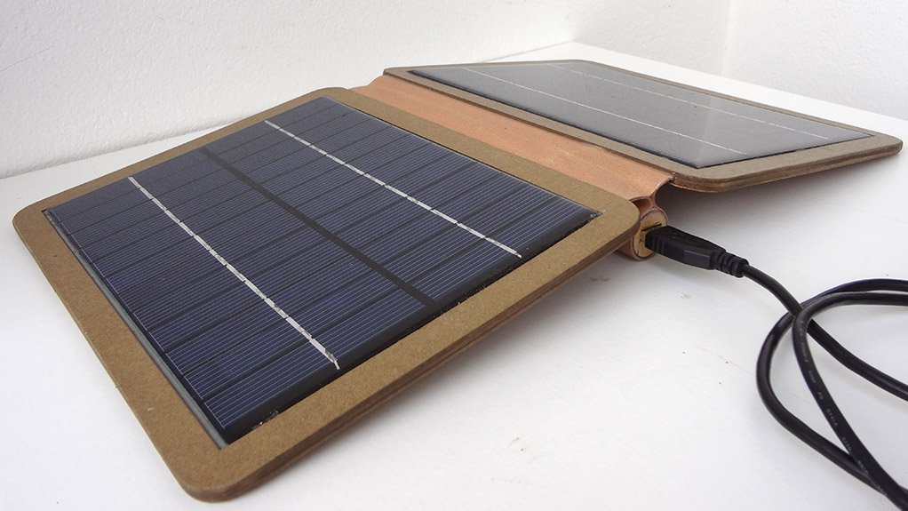 Postgraduate entrepreneurs release 10 W portable solar charger