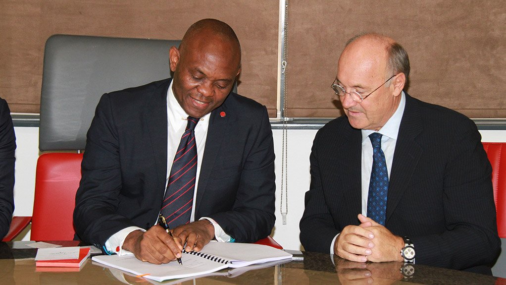 Heirs Holdings chairperson Tony Elumelu and Hilton Worldwide director for the Middle East & Africa Rudi Jagersbacher