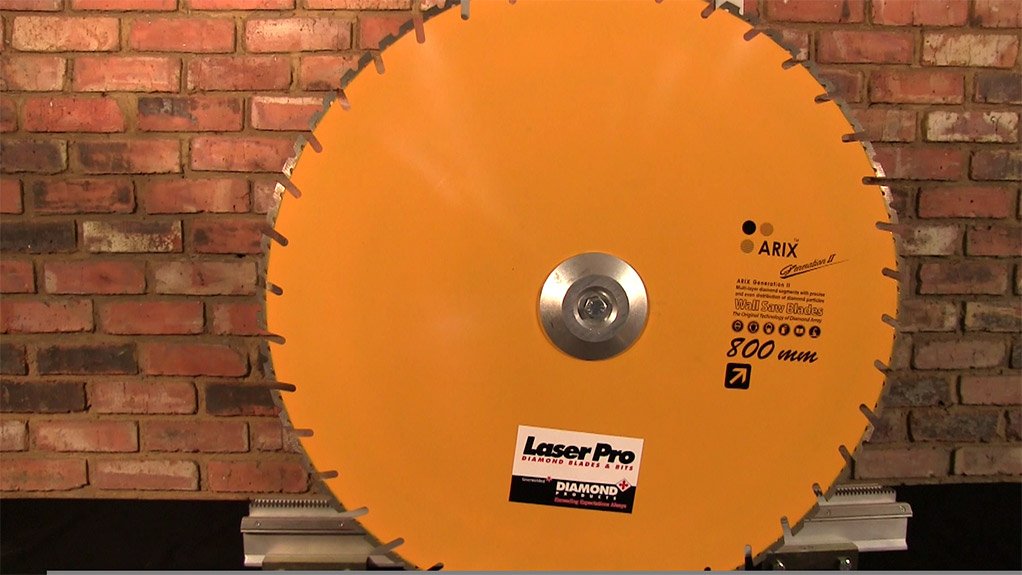 DIAMOND BLADES The Titan wall saws operate at maximum precision using ARIX G2X Diamond blades, in which diamonds are aligned in an almost grid-like system to allow for consistent drilling and sawing  