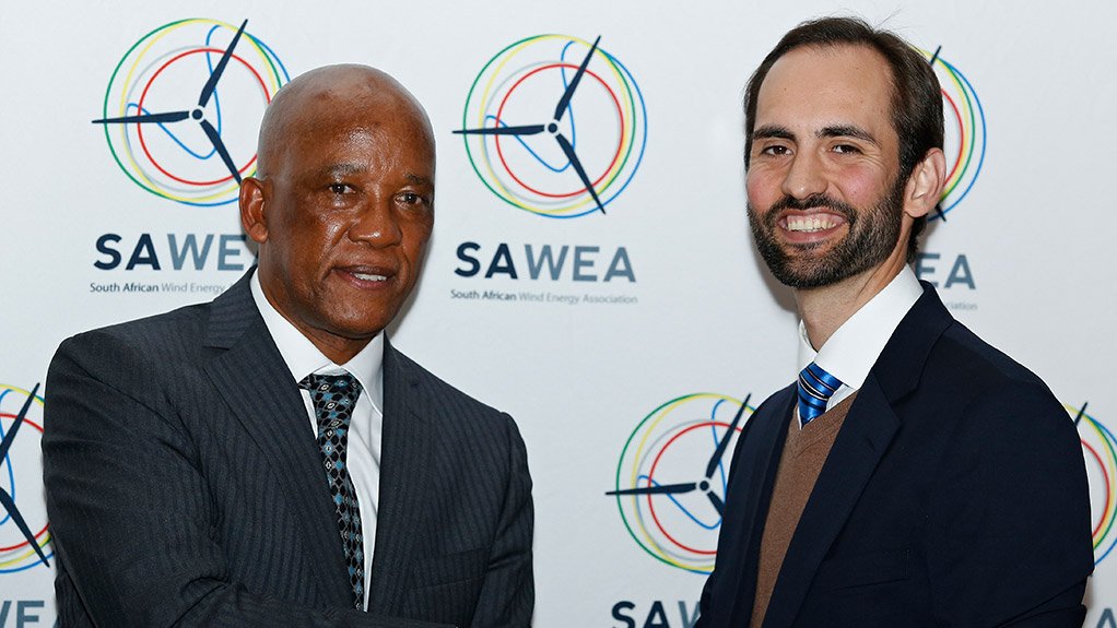 DIPOLELO ELFORD, SIMON GRAAF
DCD Group received the Distinguished Contribution to the Advancement of Local Content in Wind Energy award from South African Wind Energy Association
