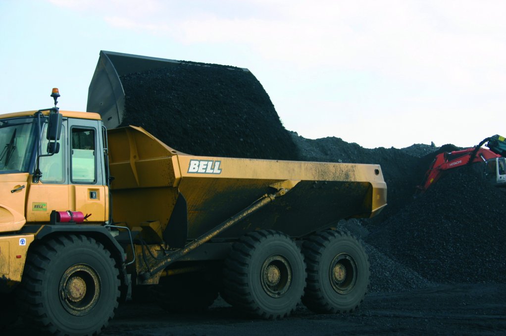 SUPPLYING ESKOM
Vlakvarkfontein produces about 120 000 t of coal a month, of which about 
100 000 t are allocated to State-owned power utility Eskom
