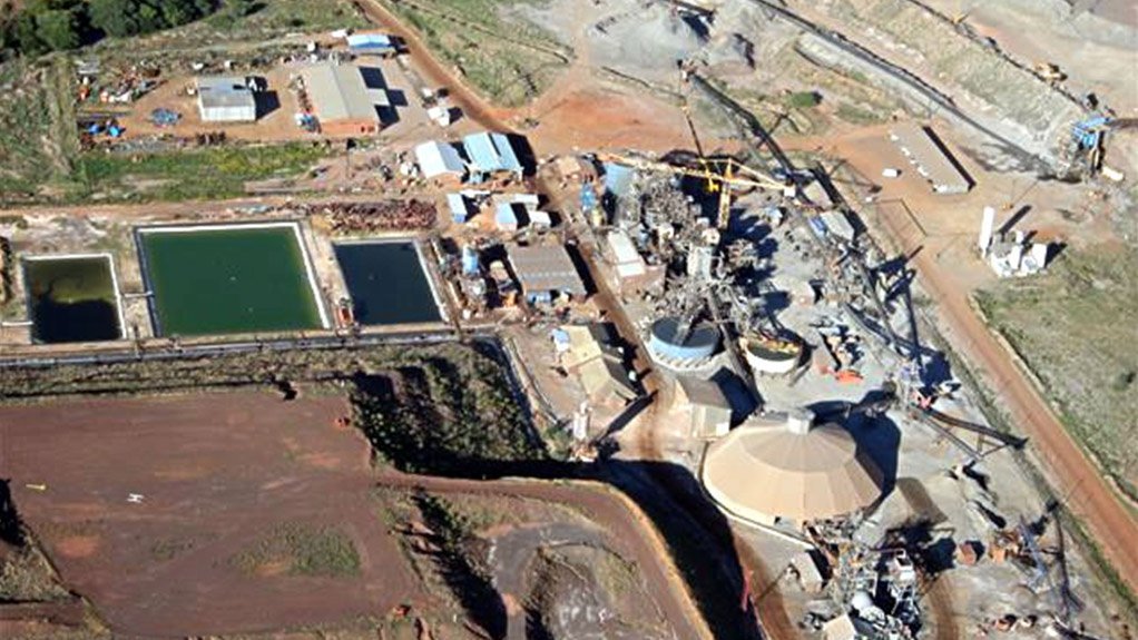 SAFETY KEY AT OPERATIONS
Harmony Gold notes that safety in the workplace can only be addressed using a cooperative approach that ensures the right infrastructure is in place
