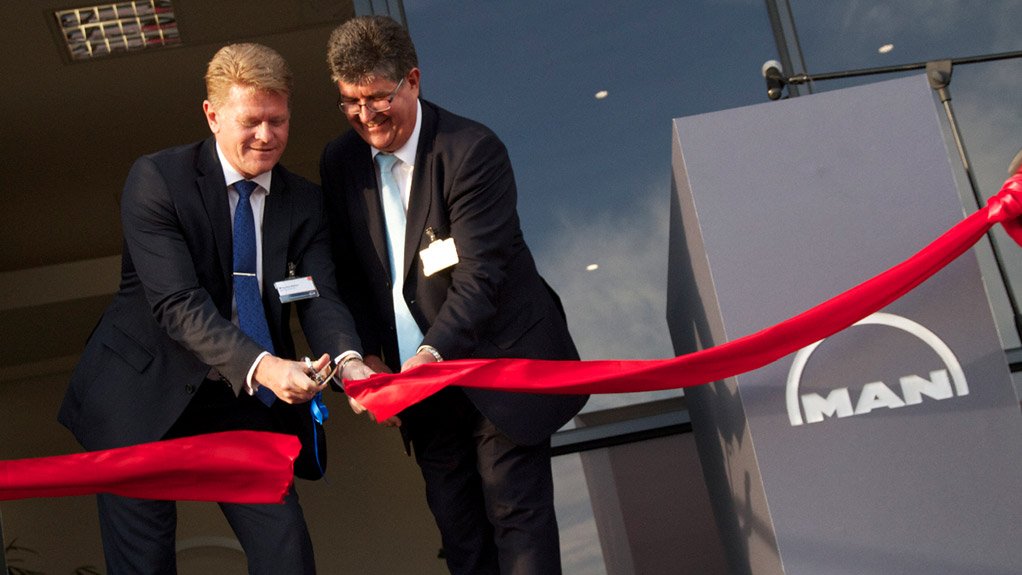 Anders Nielsen and Geoff du Plessis open the new PDC