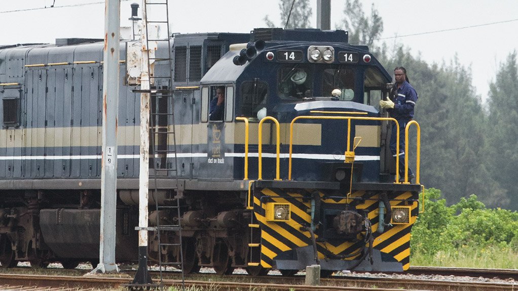 MATCHING RAIL TO PORT
