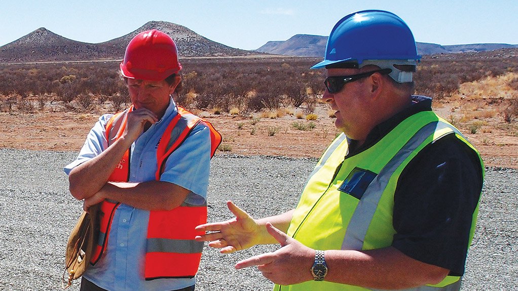 DISCUSSING DEVELOPMENTS: Professor Justin Jonas of SKA SA (left) converses with Professor Philip Diamond (right) of the SKA Organisation at the South African SKA site in the Karoo  