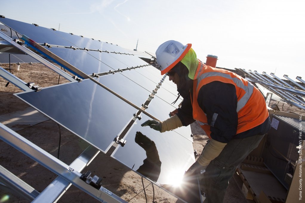 THIN-FILM ADVANTAGE  First Solar argues that its thin-film solution offers material performance advantages in high-temperature conditions