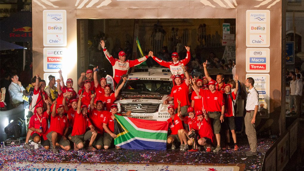 Howie and Poulter at the finish of the 2104 Dakar Rally