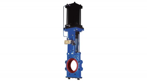 ORDERED PRODUCT
An Isogate WS knife gate valve, which incorporates a Linatex rubber sleeve, is one of the products to be supplied to the Trident project in Zambia
