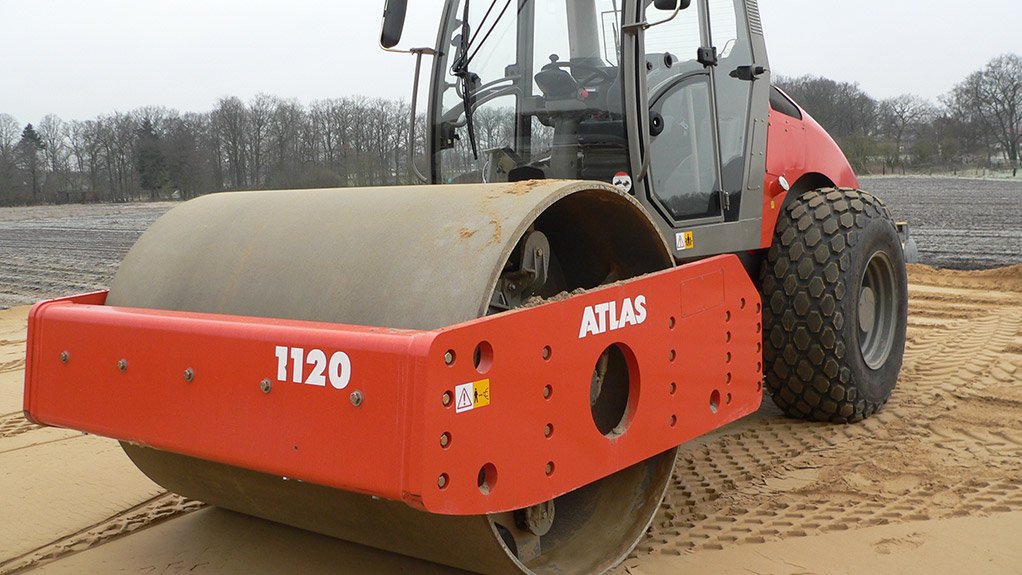 AW 1120 ROLLER The 12 t AW 1120 smooth drum roller possesses a 96 kW engine and drum of 2 100 mm x 1 500 mm