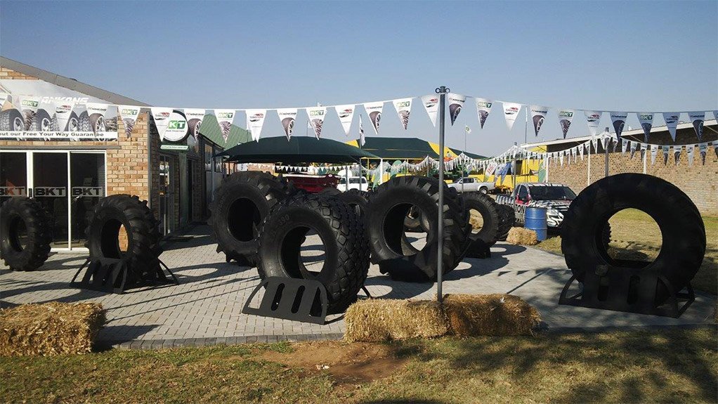 Tyres on Show
Tyres for farming vehicles from Tubestone and BKT will be on display at this year’s Nampo Harvest Day
