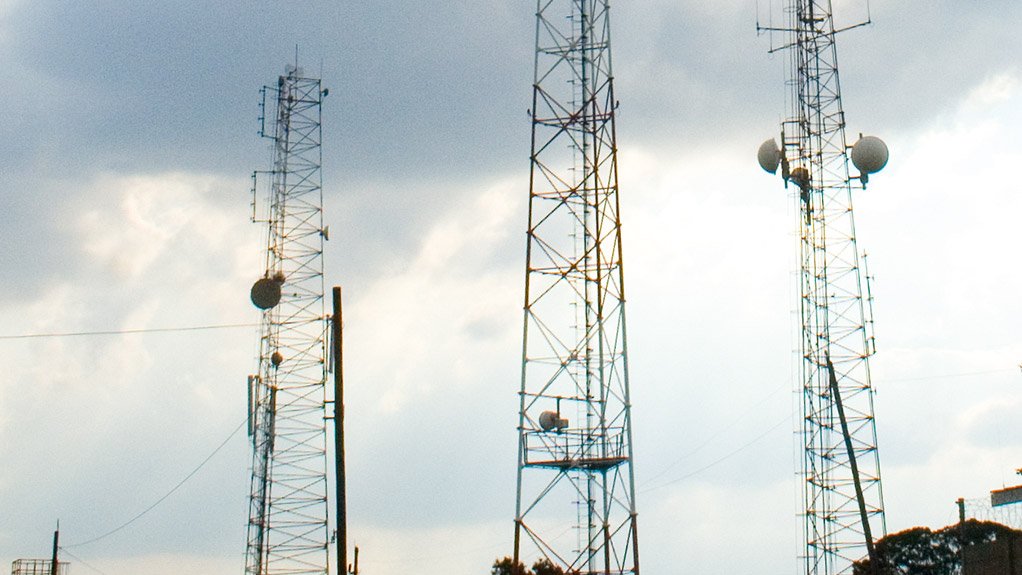 CONNECTIVITY Reducing the distance between people and their access to the fast fibre optic backbones will require countries and pan-national operators to collaborate and expand the amount of fibre in Africa