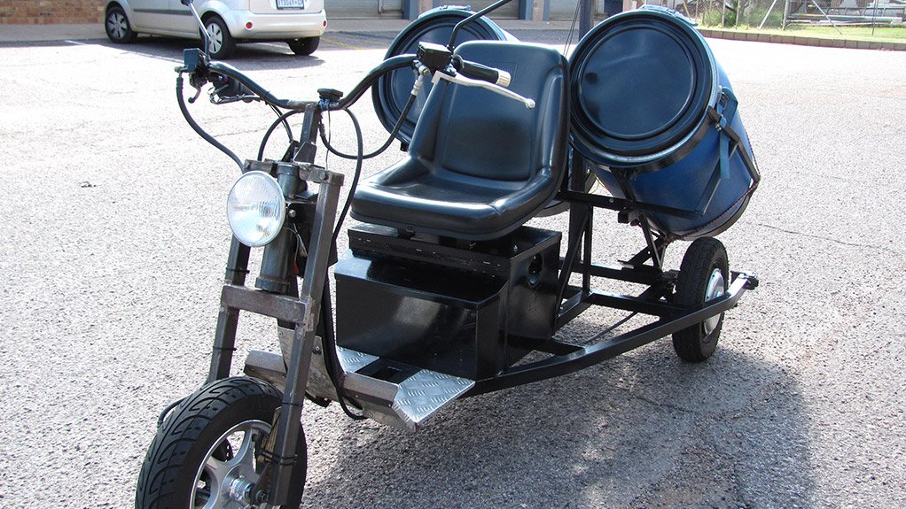 CARRY THE LOAD Range on the eSpanBoni is an average of 45 km, depending on the weight loaded onto the trike 