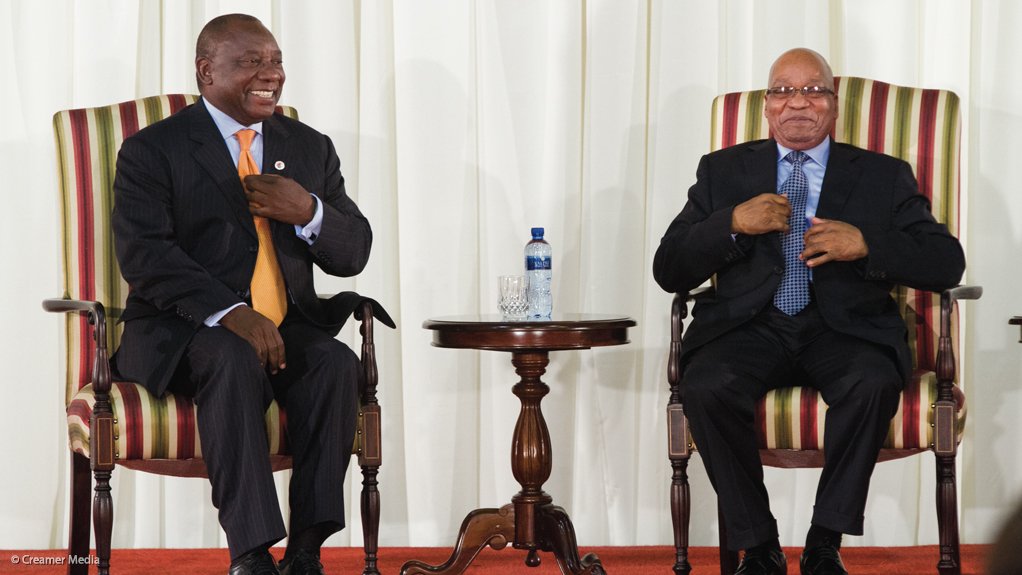 Cyril Ramaphosa and Jacob Zuma at swearing-in ceremony