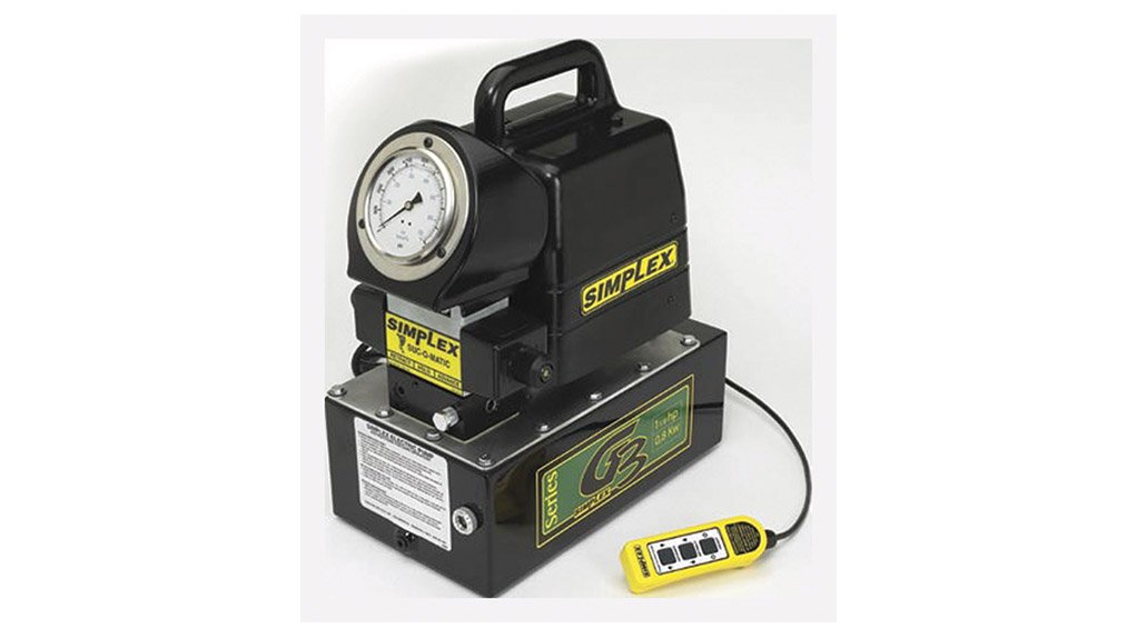 SIMPLIFYING PORTABLE PUMPING
Simplex lightweight power pumps can be used with long extension cords for remote applications
