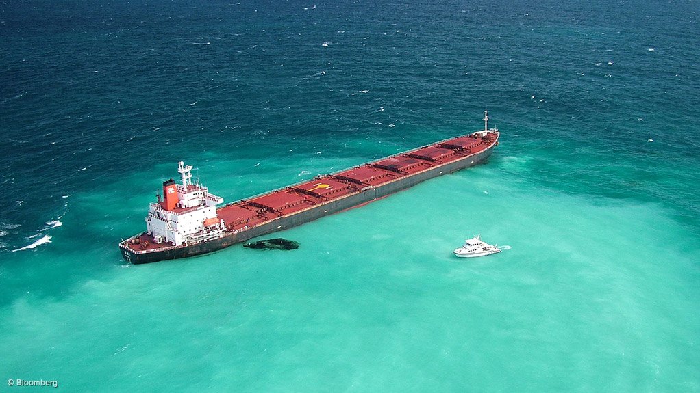 Qld introduces new port strategy to protect Great Barrier Reef