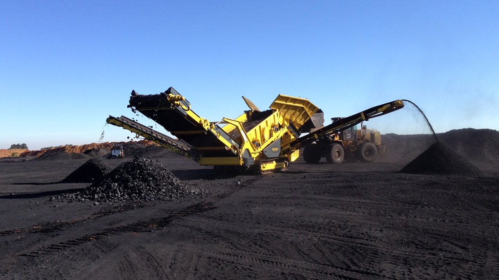 IN OPERATION The Frontier scalping screen is being used at a coal mine in Mpumalanga 