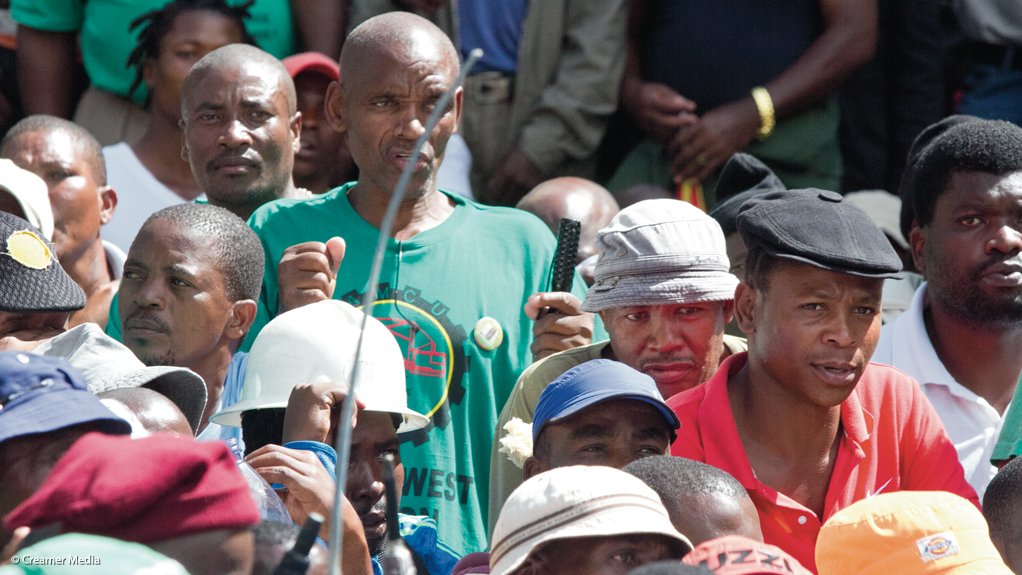 Platinum majors, AMCU sign wage deal; workers to return Wed