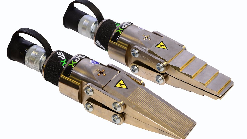 The SPX FLS 15 hydraulic spreader is capable of fitting into spaces between 5.5 mm and 35 mm