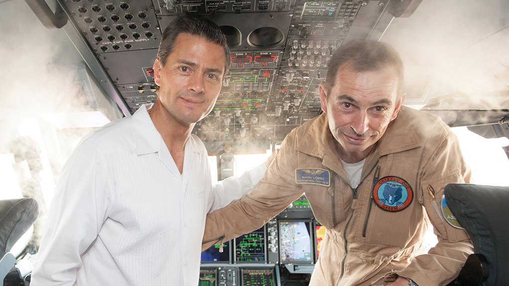 GLOBAL MARKETING Mexican President Enrique Peña Nieto in the cockpit of an A400M with Airbus experimental test pilot Ignacio ‘Nacho’ Lombo 