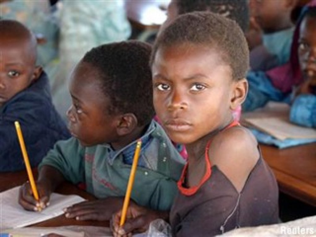 SA: Statement by Solidarity, trade union, Helping Hand unveils R250 000 bursary fund in aid of maths teaching (08/07/2014)