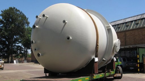 DESTINATION ANGOLA Starplex 393 is manufacturing ten tanks and ten tank stands for a project in Angola 