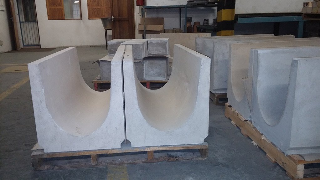 LARGE AND IN CHARGE Upgrading its precast facility has enabled Dickinson Group to manufacture much larger precast components