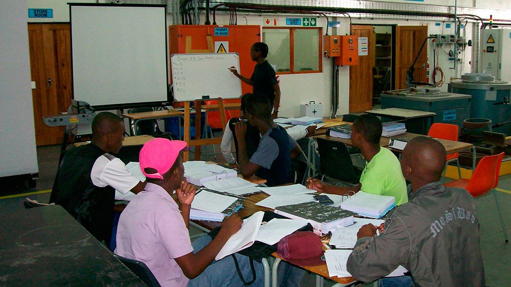 SECURING SKILLS
The Gauteng Foundry Training Centre is providing training in foundry skills, including melting, moulding and pattern making
