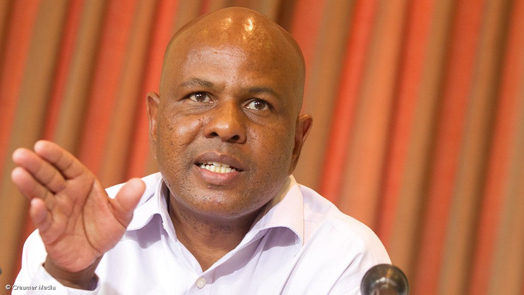Amplats has the right to sell its mines, says Mathunjwa