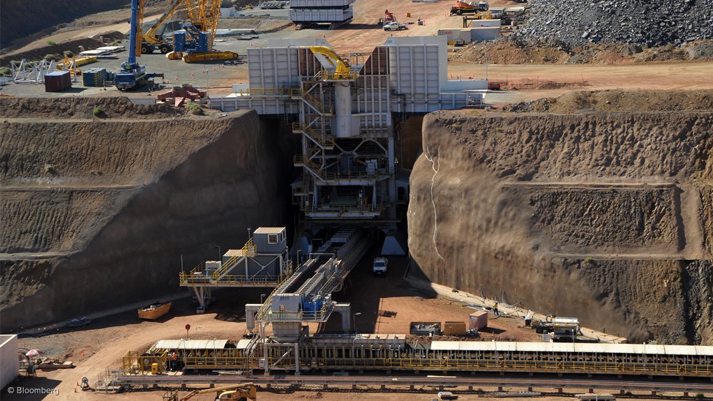 PROCESSING COLLABORATION
Centralised processing can decrease project capital for mining companies developing greenfield projects, as they do not have to invest in separate smelters or refineries
