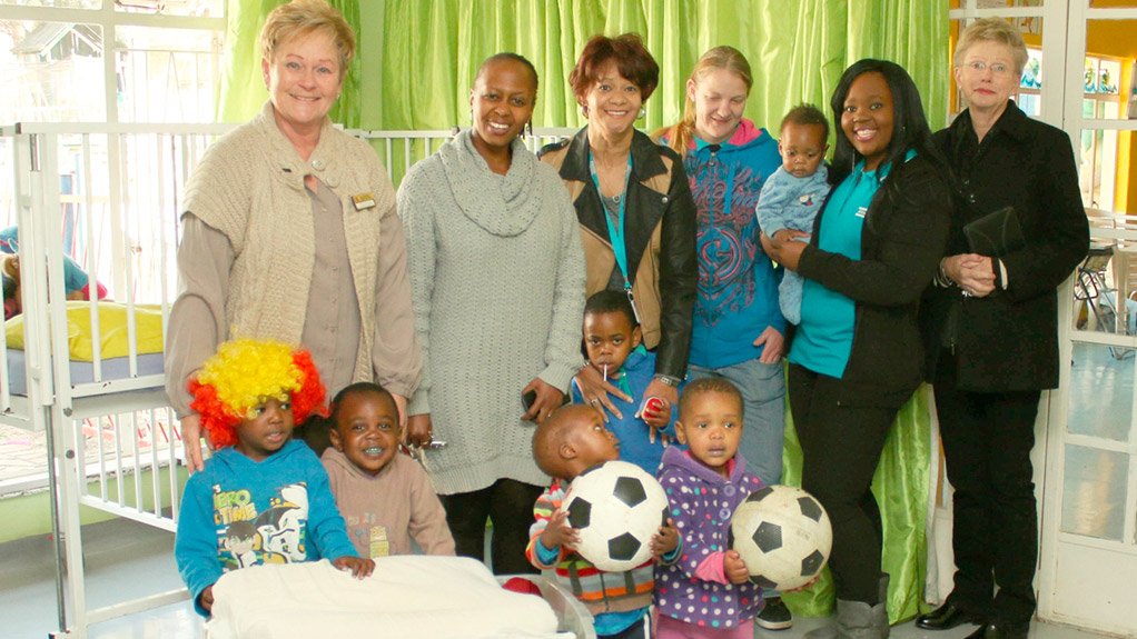 Atlas Copco commemorates Madiba’s birthday by helping to keep those in need warm this Winter