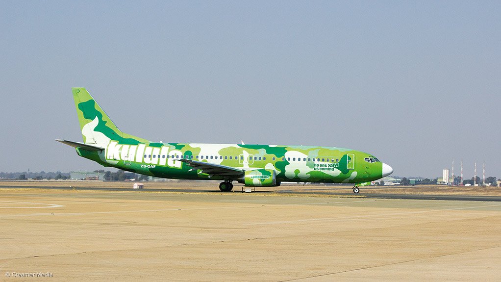 BOOSTING SA-ZAMBIA TRAFFIC A Boeing 737-400 of low-cost carrier Kulula 