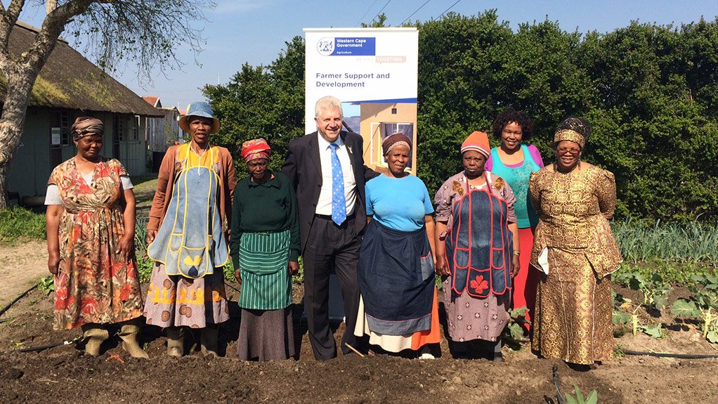 Minister Alan Winde Visits Local Food Gardens