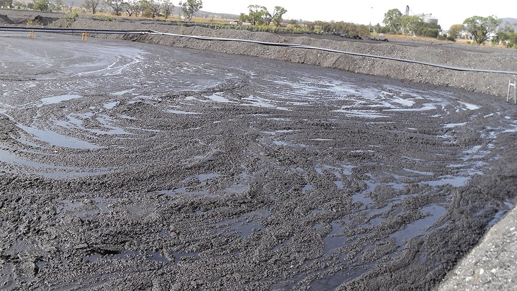 RAPID DEWATERING
The OreBind process technology releases water from tailings to produce a high-solids cake-like material for easier handling and disposal
