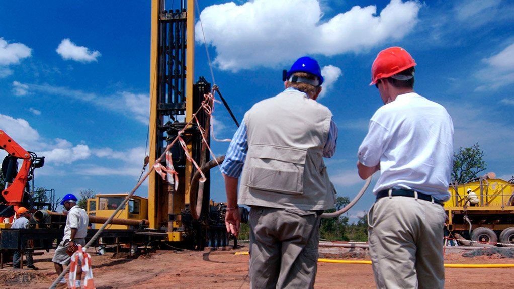 DATA COLLECTION
Geologists can use Geobank software at field sites and capture data at the core drill rigs, allowing for data transfer from the field to the office
