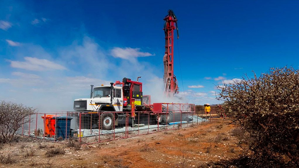 PERCUSSION DRILL RIG Rosond has 27 drill rigs at a brownfield exploration project near Kumba Iron Ore’s Kolomela mine, including a persussion drill rig