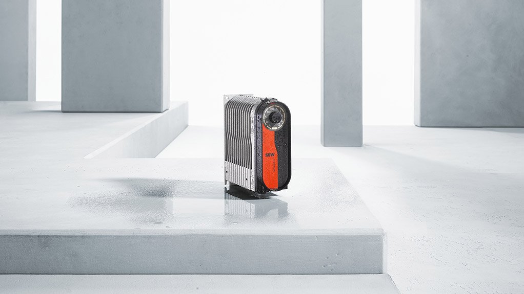 SIMPLE DESIGN
The innovative design of the MOVI4R-U frequency inverters allows for the quick and easy removal or replacement of parts

