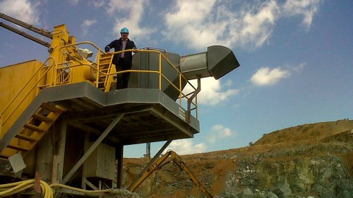 Spin-filter technology  reduces dust at platinum mine