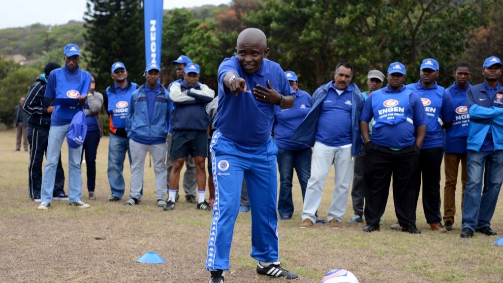 Kwanele Kopo going through the pratical aspect of the coaching session