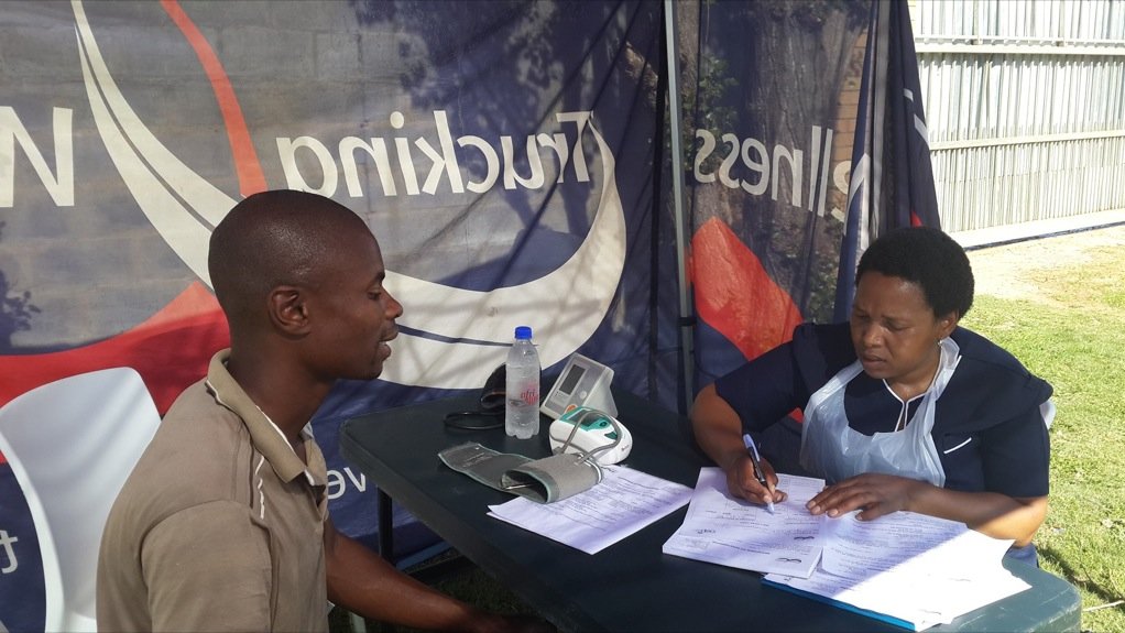 Nurse Sylvia Matlala with Trucker, Steve Mtsolo - Winelands_1022