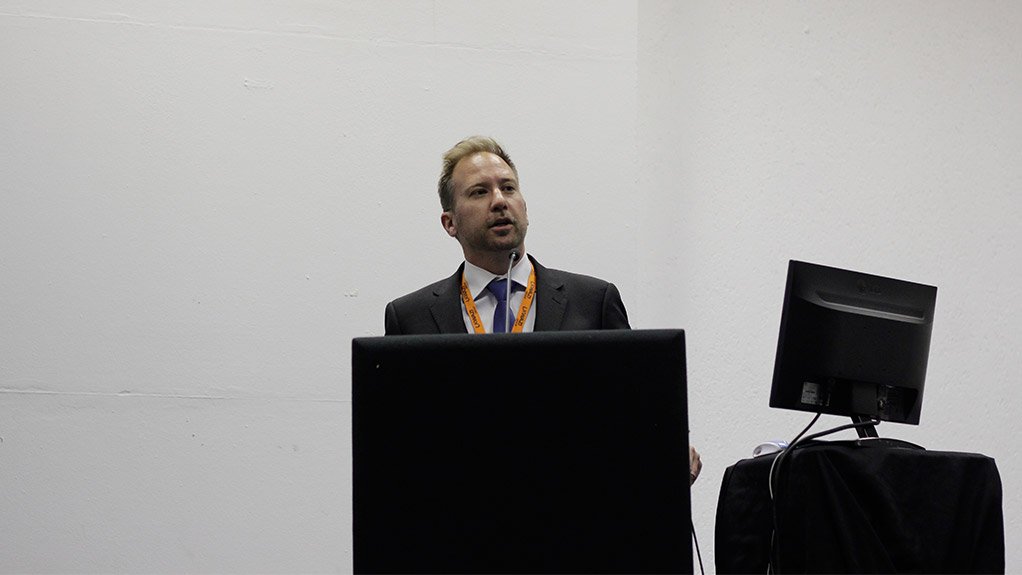 FRANCOIS DU TOIT
Employing technology early in the mining process is a key component to mitigating business risks
