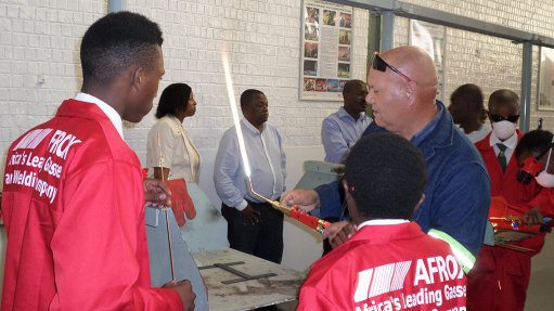 Learners at the Jabulani Welding Centre 