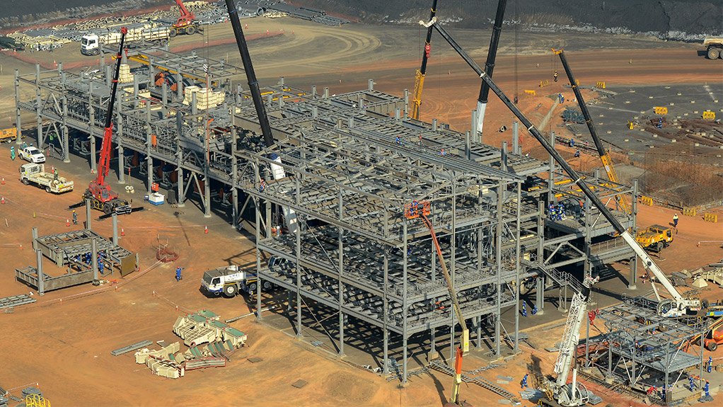 SITE DEVELOPMENT
SMEI has been contracted by DRA to supply steel and to undertake mechanical construction of the coal processing plant for Glencore’s Tweefontein Optimisation Project