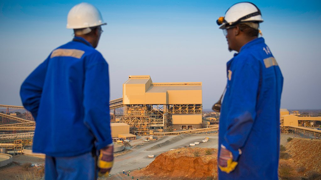 DIAMOND MINE DEVELOPER Murray & Roberts Cementation secured a R2.6-billion contract to develop an underground mine beneath De Beers’ openpit Venetia mine, in Limpopo