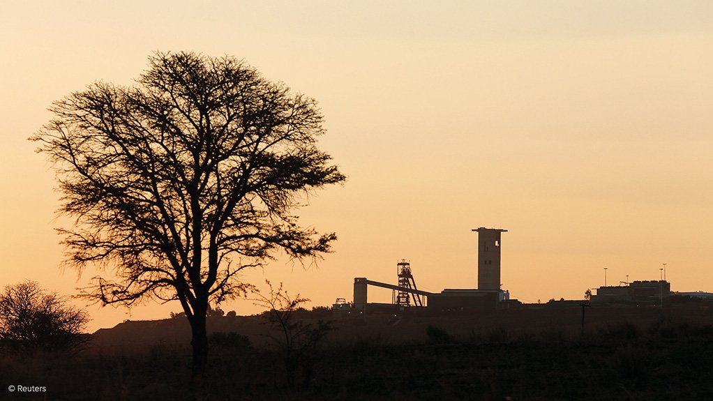 DIFFICULT YEAR EXPECTED As 2015 dawns, a burning question on every stakeholder’s mind is: How will South Africa’s troubled mining sector fare this year? 