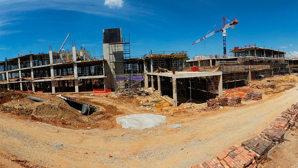 NETCARE PINEHAVEN HOSPITAL
Construction of the 100-bed hospital started in August 2014
