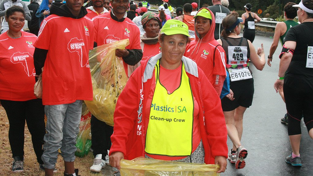  Plastics|Sa Clean-Up Crews Help To Keep Two Oceans Marathon  The World’s Most Beautiful Race
