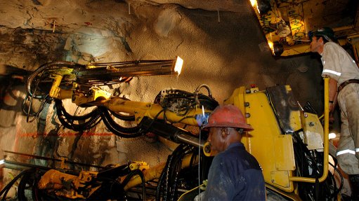 DEMANDING CONDITIONS South Africa has mining operations with depths exceeding 3 500 m, which has resulted in the development of some of the most modern equipment available worldwide