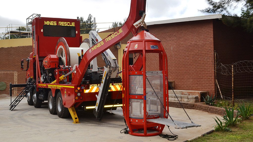 FIRST OF A KIND
The new Mines Rescue Services mobile winder can rescue people from a depth of up to 3 100 m 